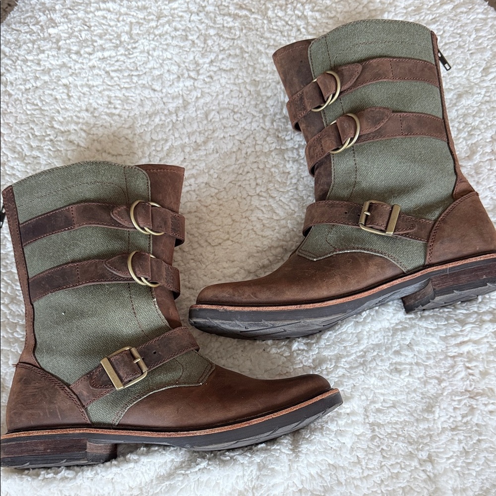 LL Bean Leather and Canvas Old Port Boots. Women’s 11